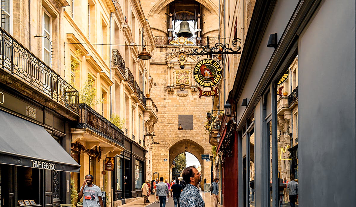 Immeubles en pierre du XVIIIe, architecture bordelaise